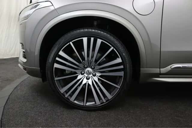 Volvo XC90 (2022) thumbnail 17