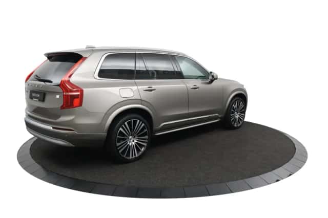 Volvo XC90 (2022) thumbnail 3