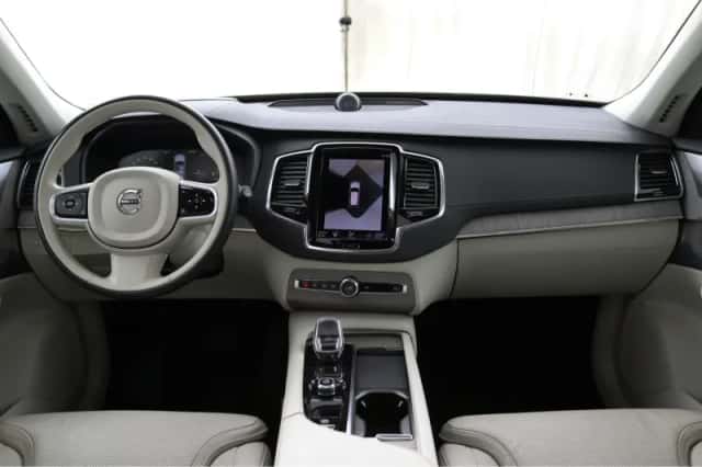 Volvo XC90 (2022) thumbnail 4
