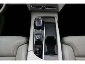Volvo XC90 (2022) thumbnail 32