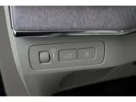 Volvo XC90 (2022) thumbnail 35