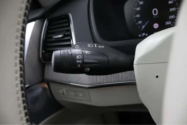 Volvo XC90 (2022) thumbnail 36