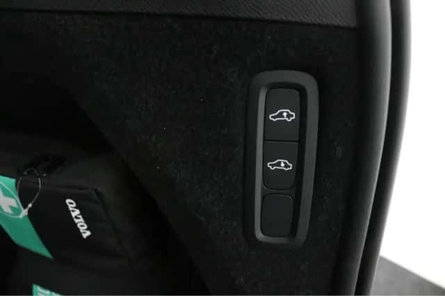 Volvo XC90 (2022) thumbnail 45