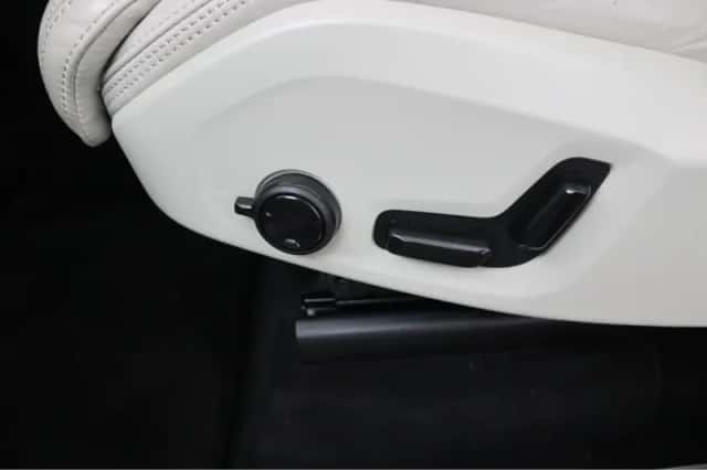 Volvo XC90 (2022) thumbnail 9