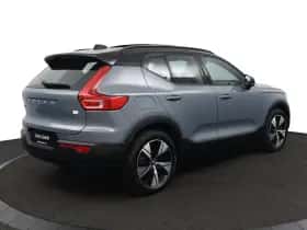 Volvo XC40 (2022) thumbnail 2