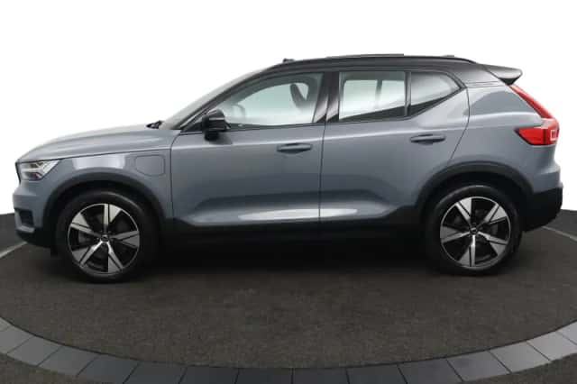 Volvo XC40 (2022) thumbnail 3