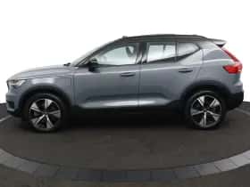 Volvo XC40 (2022) thumbnail 3