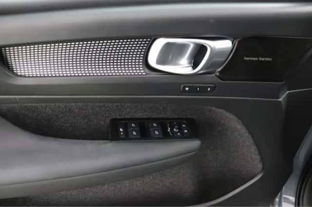 Volvo XC40 (2022) thumbnail 23