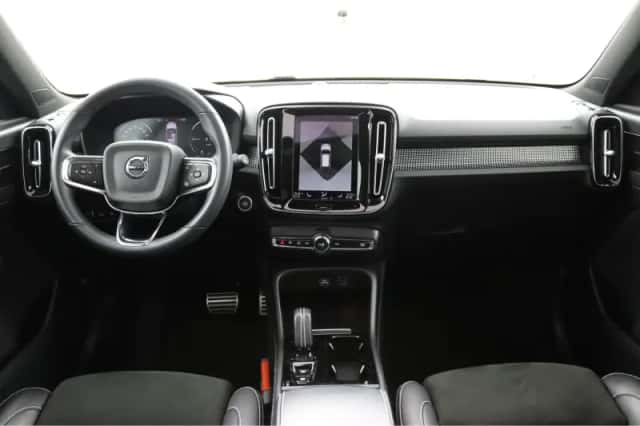 Volvo XC40 (2022) thumbnail 8