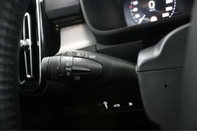 Volvo XC40 (2021) thumbnail 25