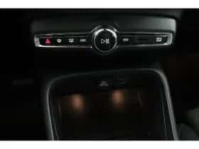 Volvo XC40 (2021) thumbnail 38
