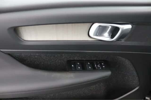 Volvo XC40 (2021) thumbnail 22