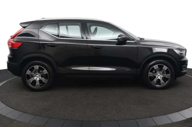 Volvo XC40 (2021) thumbnail 4