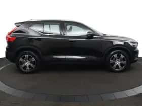 Volvo XC40 (2021) thumbnail 4