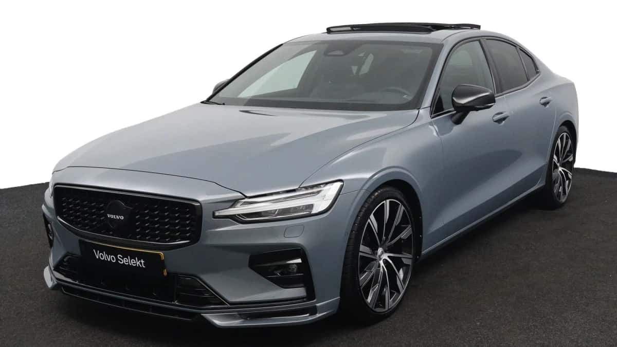 Volvo S60 (2023) — foto 1