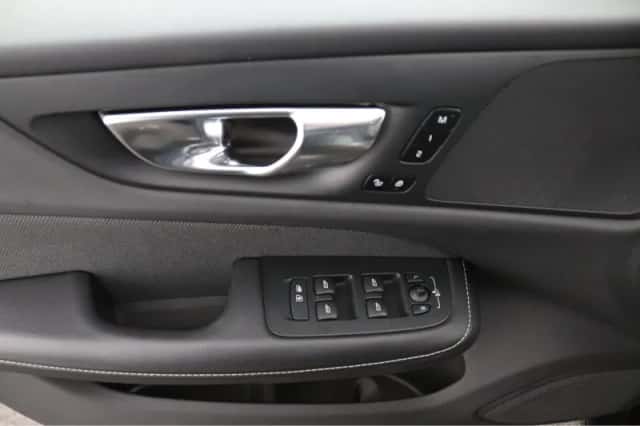 Volvo V60 (2021) thumbnail 29