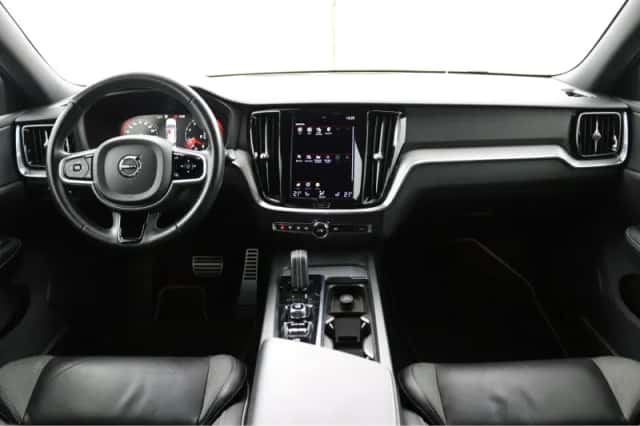 Volvo V60 (2021) thumbnail 4