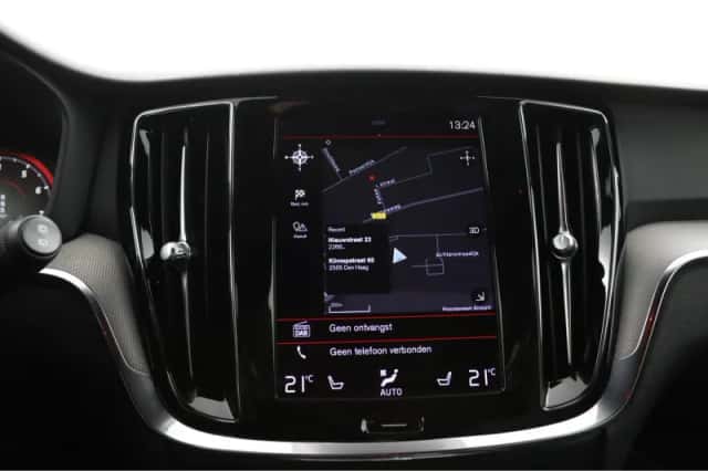 Volvo V60 (2021) thumbnail 5