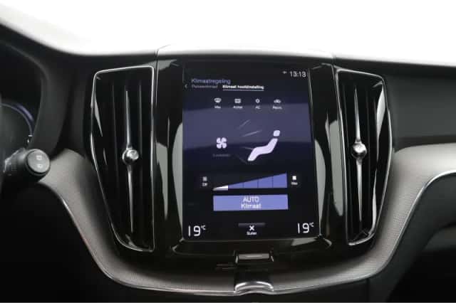 Volvo XC60 (2019) thumbnail 11