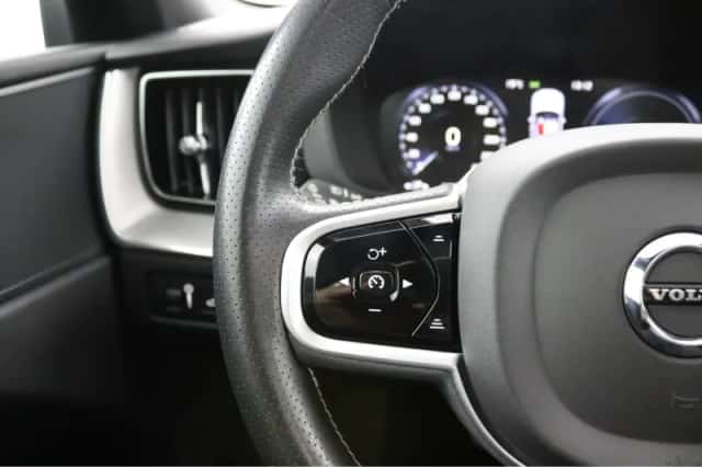 Volvo XC60 (2019) thumbnail 18