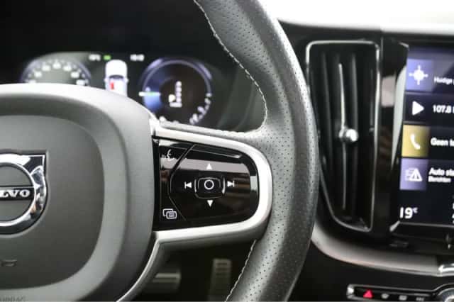 Volvo XC60 (2019) thumbnail 19
