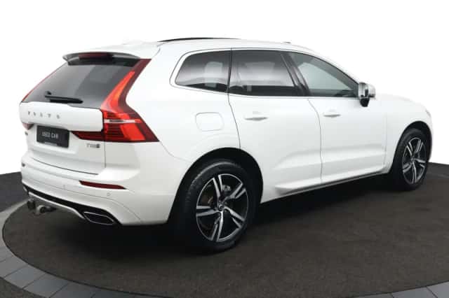 Volvo XC60 (2019) thumbnail 3