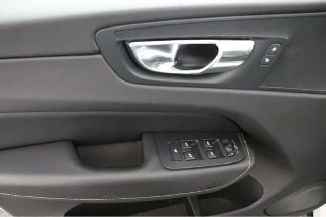 Volvo XC60 (2019) thumbnail 42