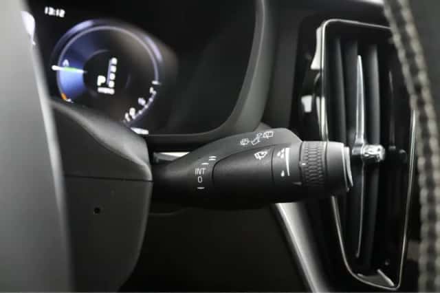 Volvo XC60 (2019) thumbnail 45