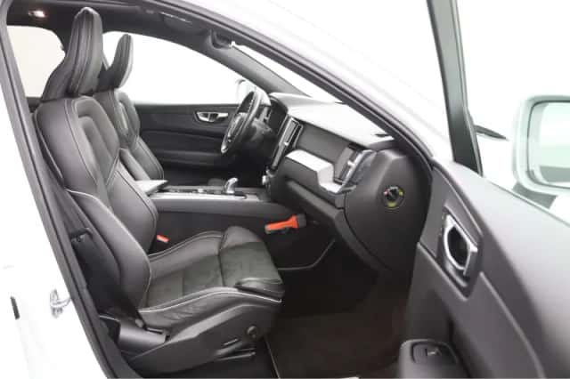 Volvo XC60 (2019) thumbnail 7