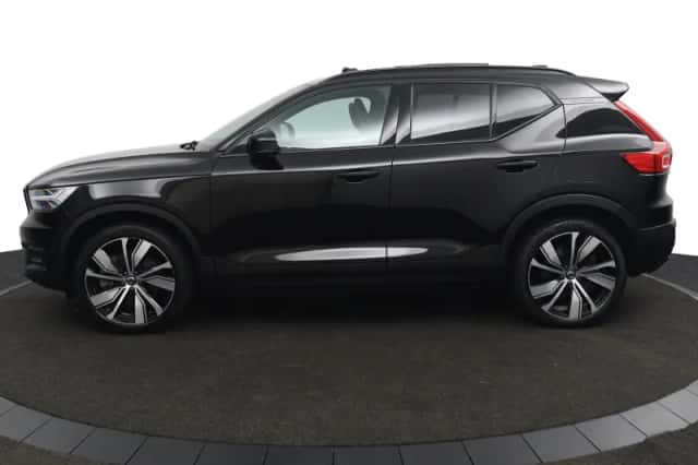 Volvo XC40 (2022) thumbnail 2