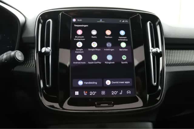 Volvo XC40 (2022) thumbnail 18