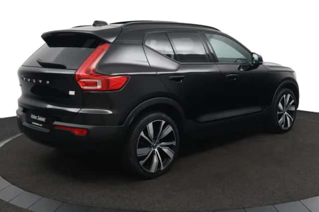 Volvo XC40 (2022) thumbnail 3
