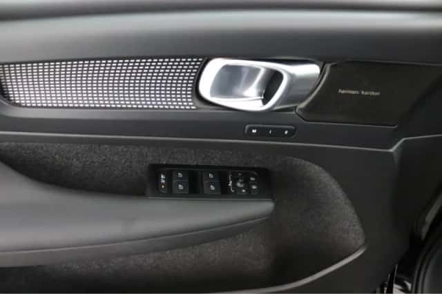 Volvo XC40 (2022) thumbnail 23