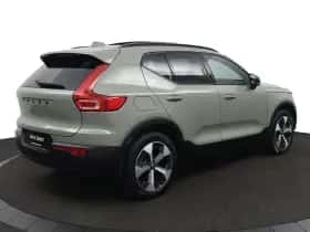 Volvo XC40 (2024) thumbnail 3