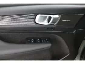 Volvo XC40 (2024) thumbnail 27
