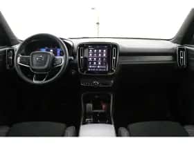 Volvo XC40 (2024) thumbnail 4