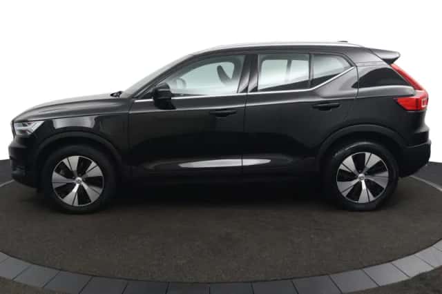 Volvo XC40 (2022) thumbnail 2