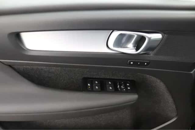 Volvo XC40 (2022) thumbnail 19