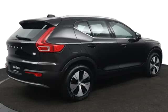 Volvo XC40 (2022) thumbnail 3