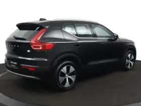 Volvo XC40 (2022) thumbnail 3