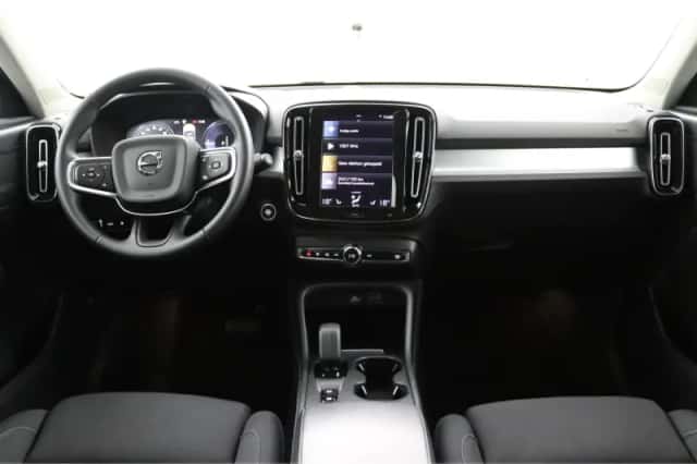 Volvo XC40 (2022) thumbnail 4
