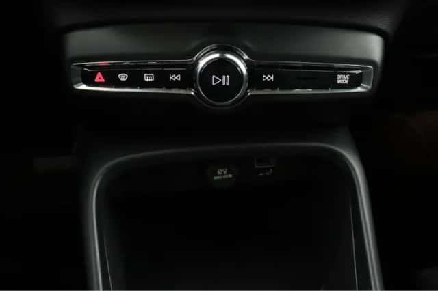 Volvo XC40 (2022) thumbnail 31