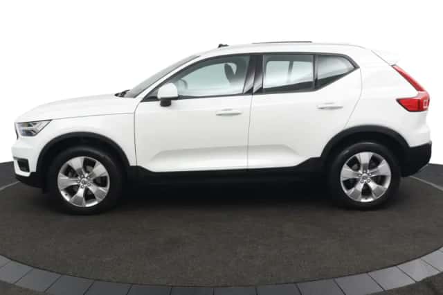 Volvo XC40 (2021) thumbnail 2
