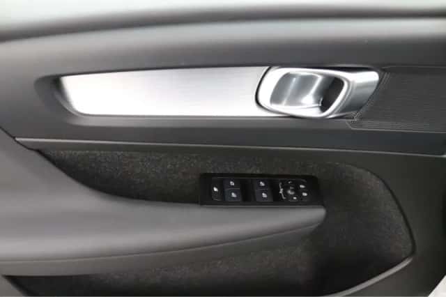 Volvo XC40 (2021) thumbnail 27