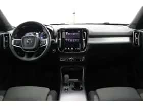 Volvo XC40 (2021) thumbnail 4