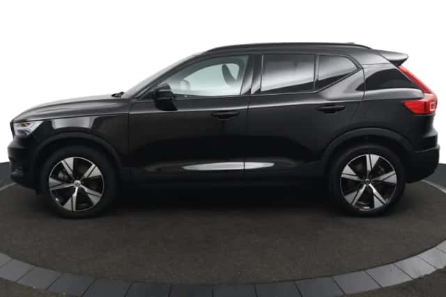 Volvo XC40 (2022) thumbnail 3