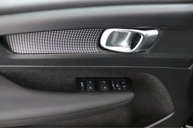 Volvo XC40 (2022) thumbnail 30