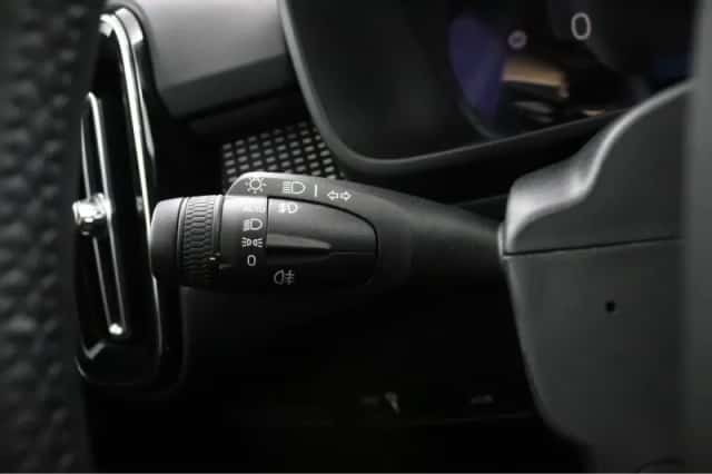 Volvo XC40 (2022) thumbnail 32