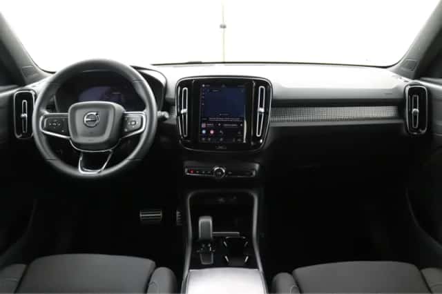 Volvo XC40 (2022) thumbnail 5