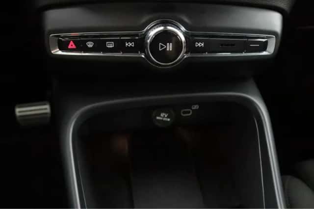 Volvo XC40 (2022) thumbnail 43